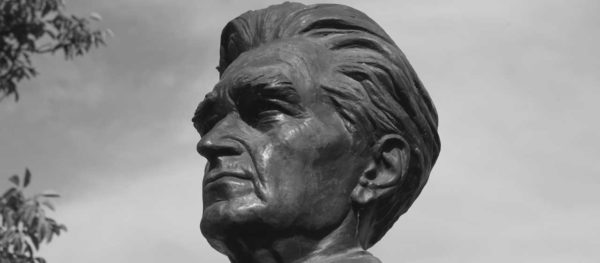 Statue d'Emil Cioran (Rășinari - Roumanie)